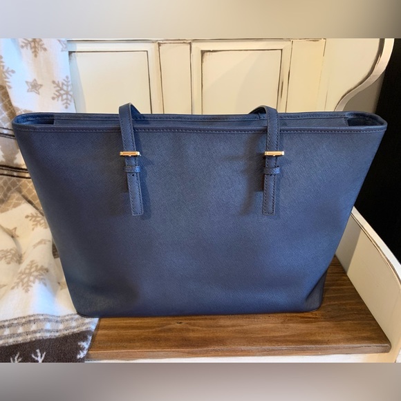 MICHAEL Michael Kors Jet Set Travel Top - Picture 5 of 16